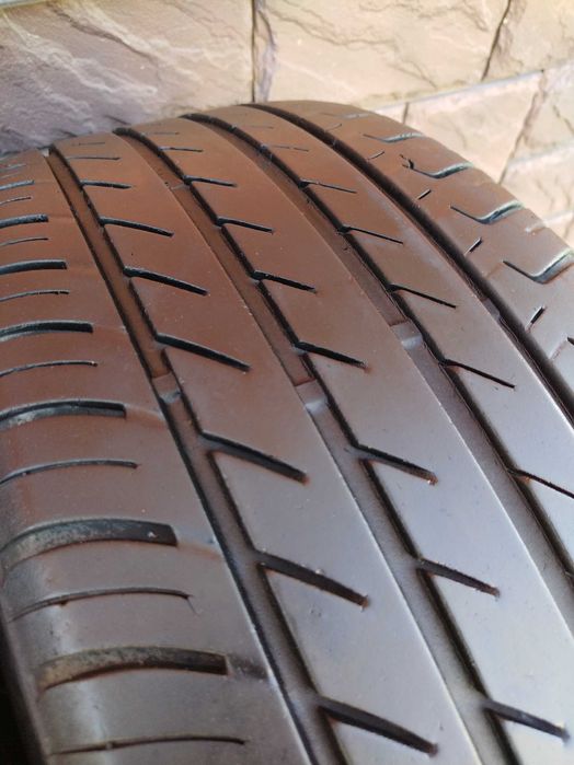 Летние шины 215/55R17