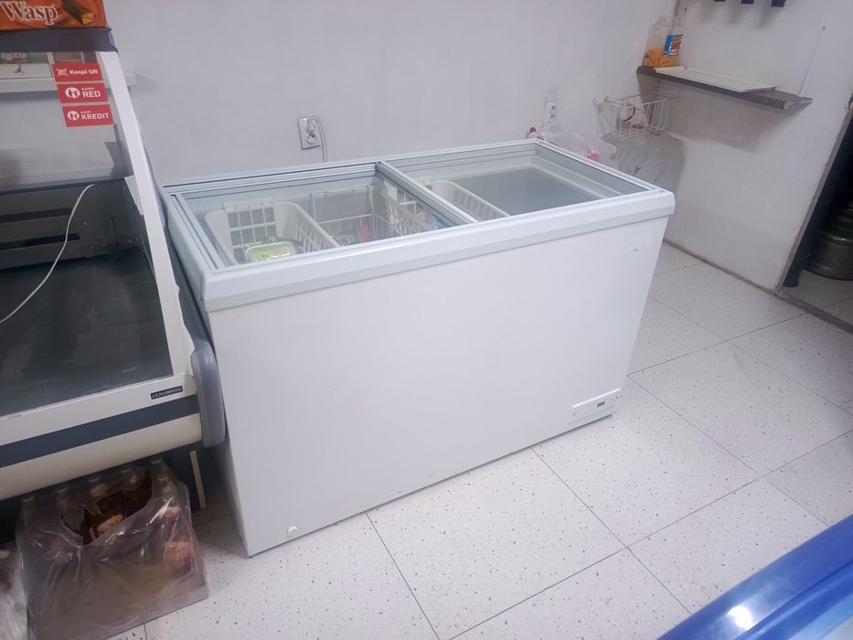Морозильник холодильник витринный