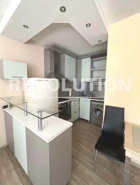 Дава се под наем Двустаен апартамент в Варна, Колхозен пазар - 60 кв.м за 380 € - Снимка #2