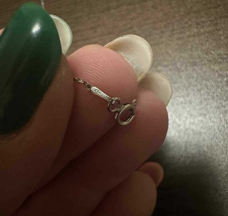 Страхотно нежно сребърно дамско колие с топчета и продълговата висулка