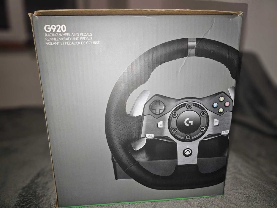 Logitech G920 Driving Force Racing Wheel + Pedals, compatibil cu Xbox Series X|S / Xbox One / PC.
