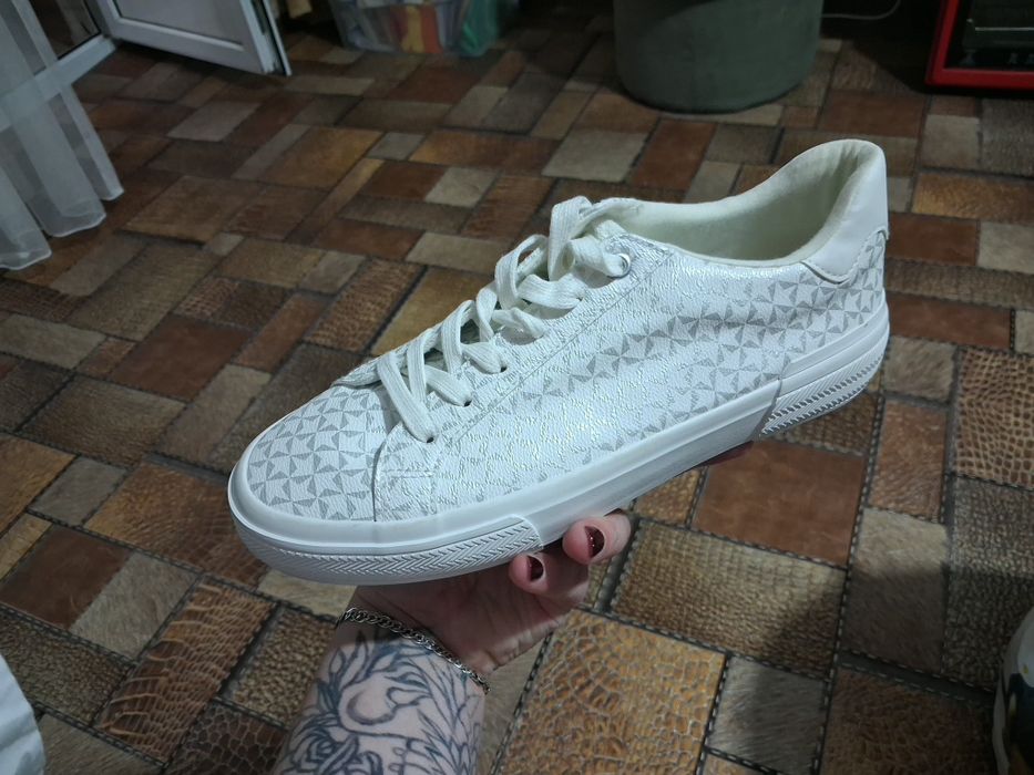 Продам обувь 39, 40 ,42  размера