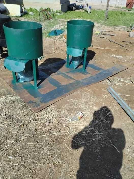 Қазақ әйелдерінің етегі астында