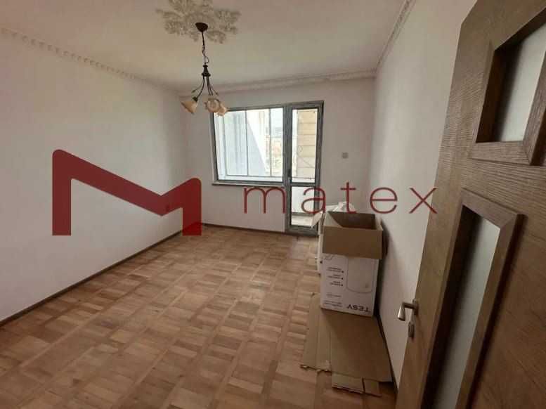 Продава се Тристаен апартамент в Варна, Цветен квартал - 85 кв.м за 1695 €/кв.м - Снимка #1