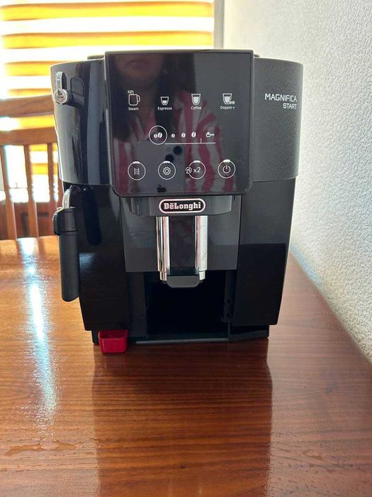 Кофеварка новая,   в отличном состоянии, фирма "DELONGHI"