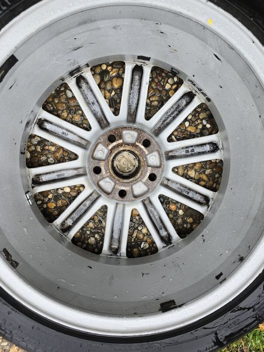 Перфектни джанти  S Line Audi Volkswagen с нови  гуми 225/45/17