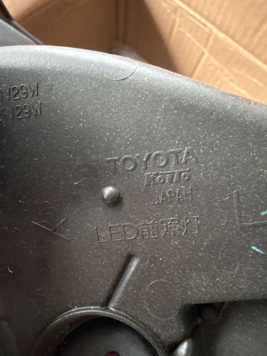 Оригинален десен фар за Lexus NX 2014-2017 Tri Beam LED НОВ