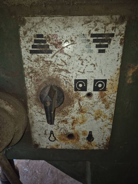 Трифазна настолна бормашина 350€