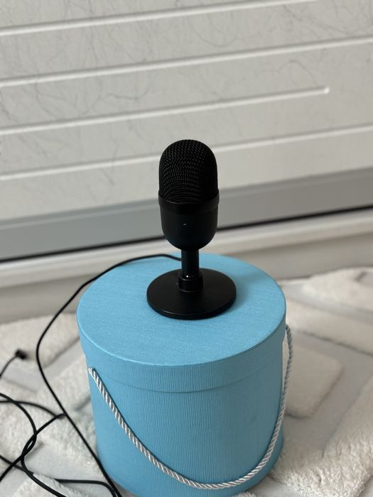 Микрофон Razer Seiren Mini