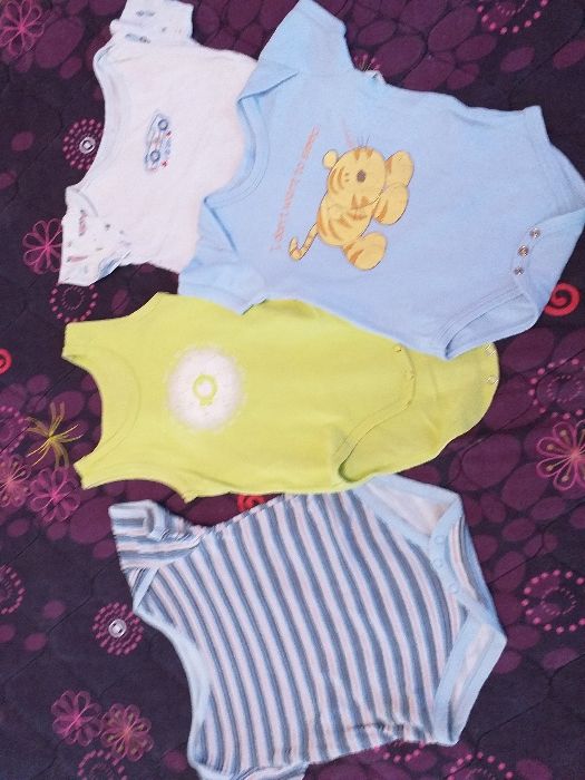 Много фирмени комплекти всеки а цена 25-30лв.