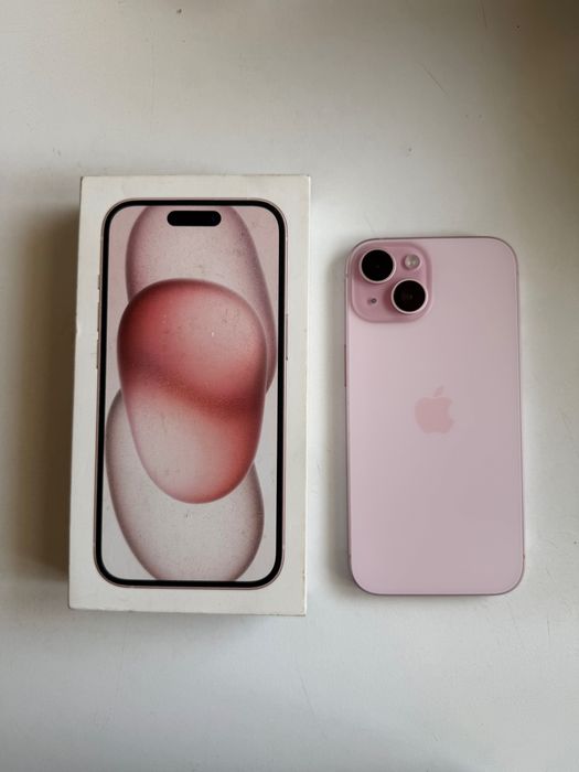 iPhone 15 розовый