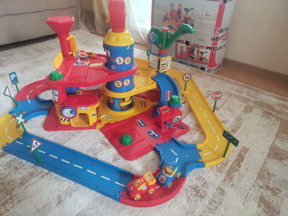 Детский паркинг для машинок