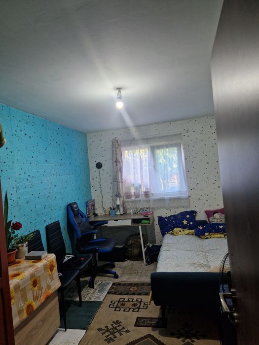 Casă de vânzare din BCA an 2013, decomandată.