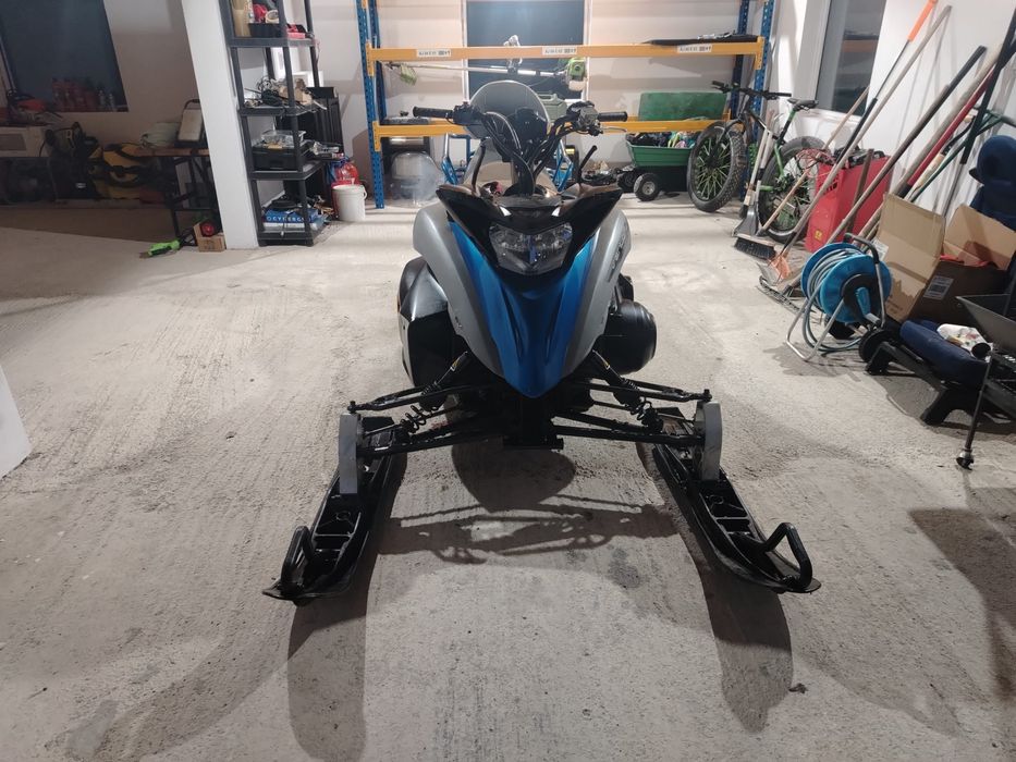 Vand sau schimb snowmobile Yamaha