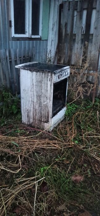 Продам электрическую плиту