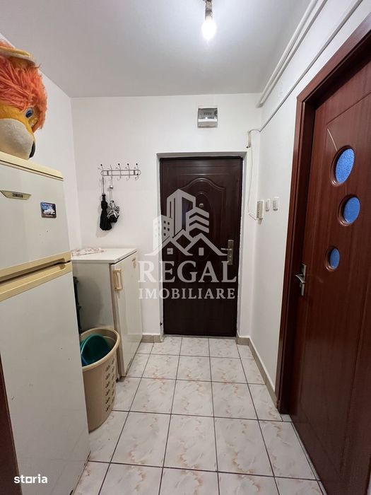 Garsonieră de vânzare – Zona Union, etaj 8/10, lift functional