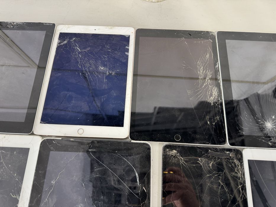 Таблет/ти - лот iPad 10 бр за части