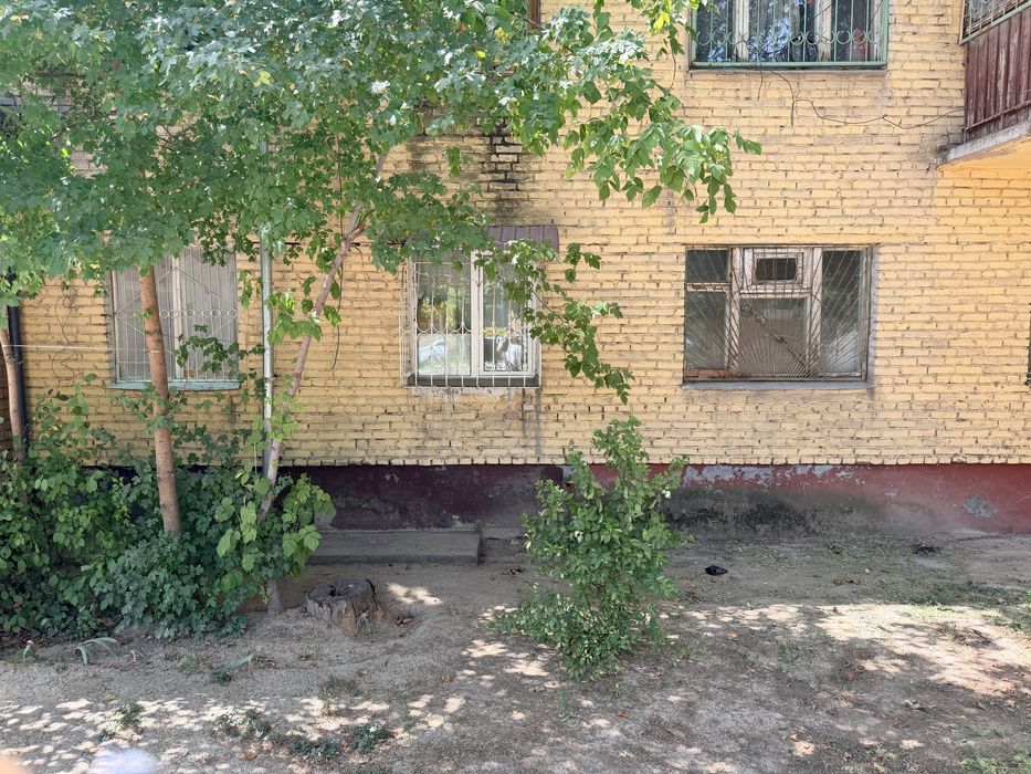 Продактся 2х комнатная квартира Под офис