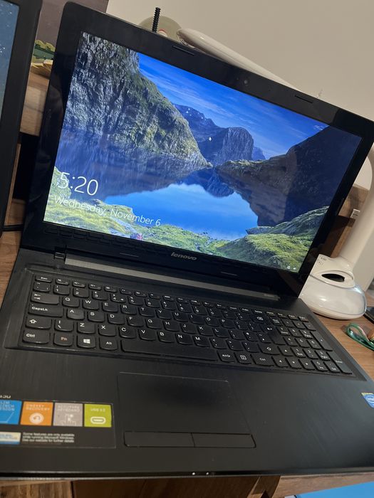 Vand laptop Lenovo