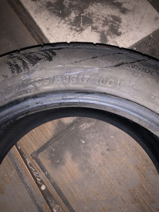 Шина на автомобиль