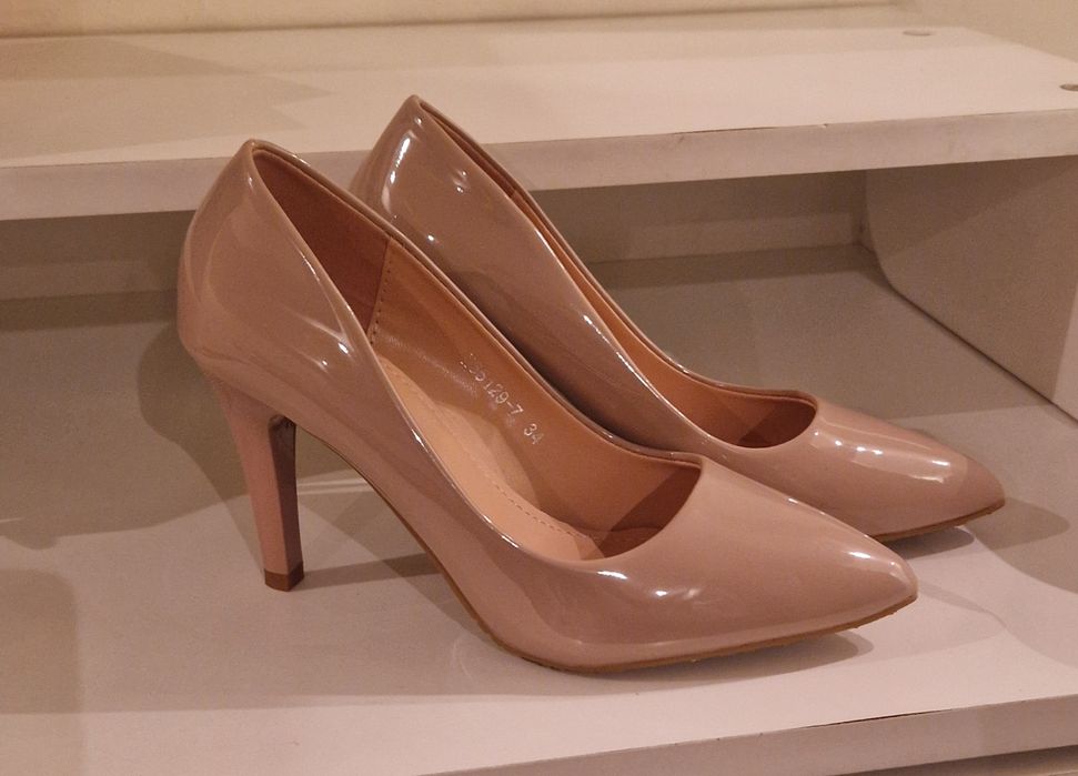 Продам туфли лодочки