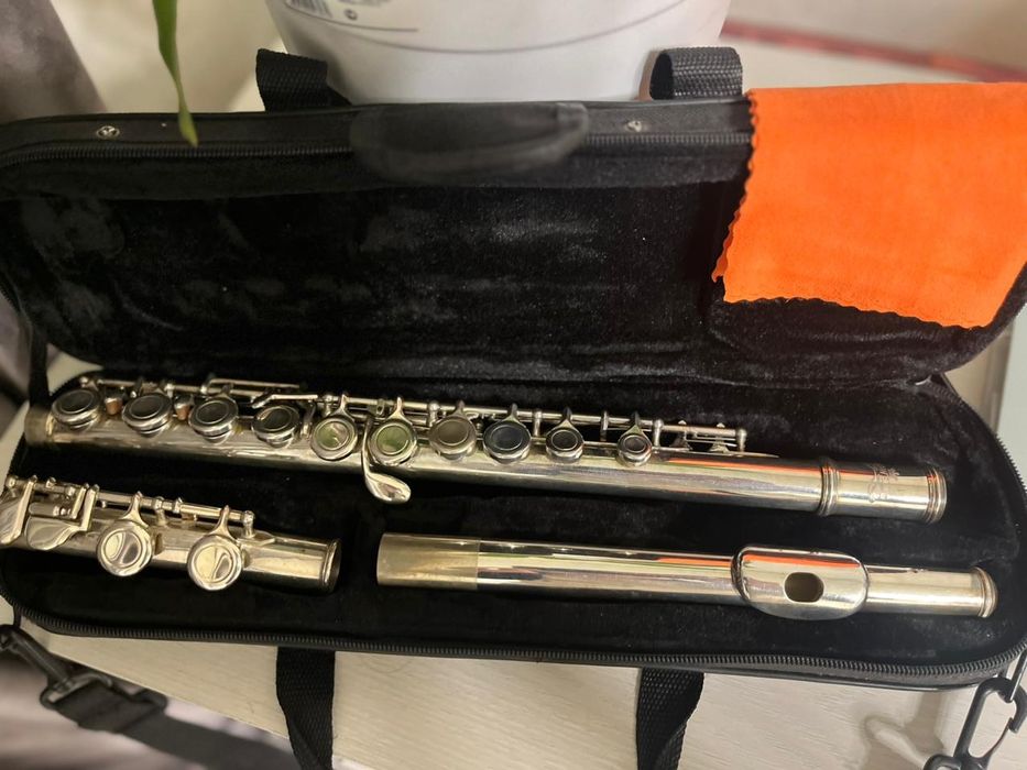 Флейта от бренда Rowell