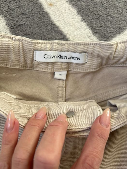 Calvin Klein, Guess - нови дънки за 14 години
