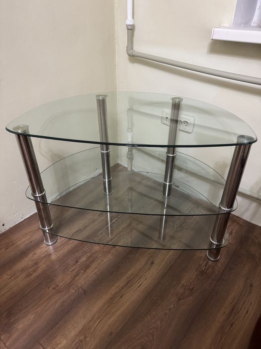 Стекляный стол для телевизора