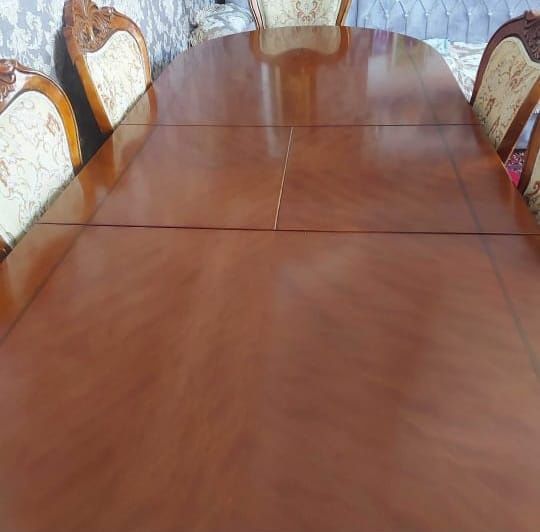 Стол со стульями