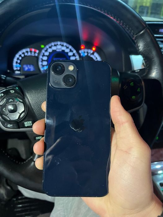 Продам IPHONE 13