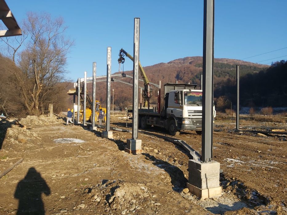 Vand Hala Metalica completa cu panouri sandwich la pret bun