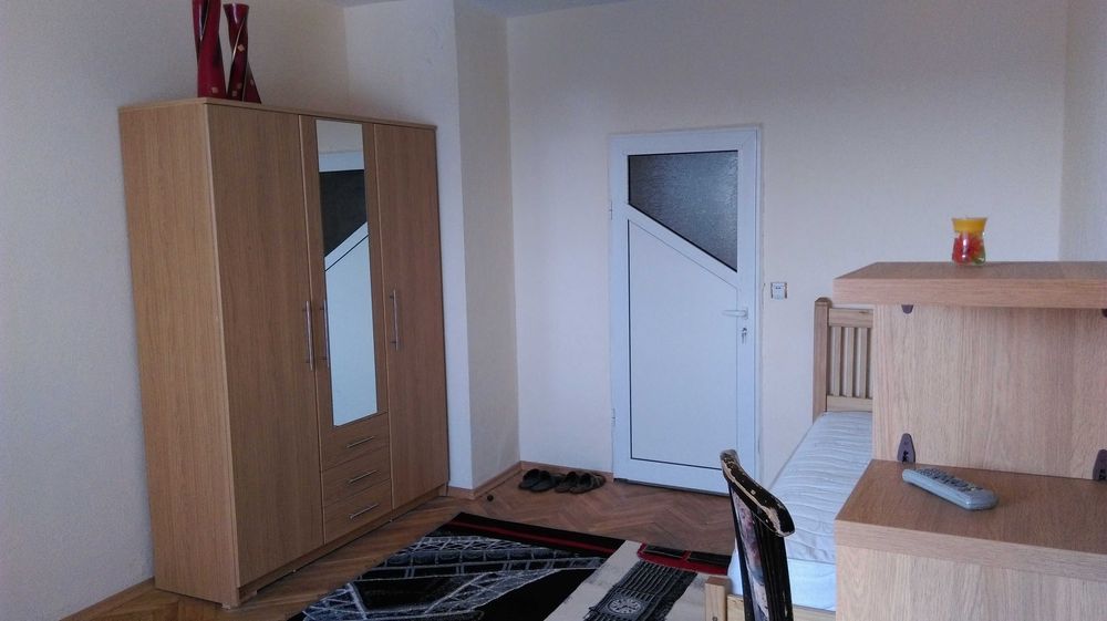 Дава се под наем Четиристаен апартамент в Варна, Център - 118 кв.м за 234.09 € - Снимка #5