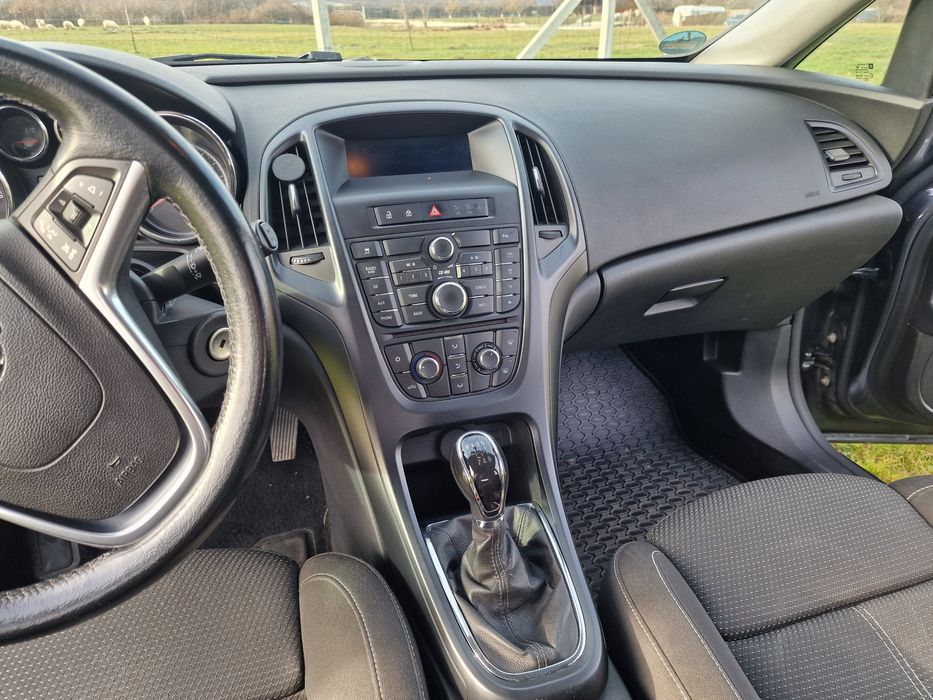 Opel Astra J Sport Tourer 1.7 CDTI, 2011