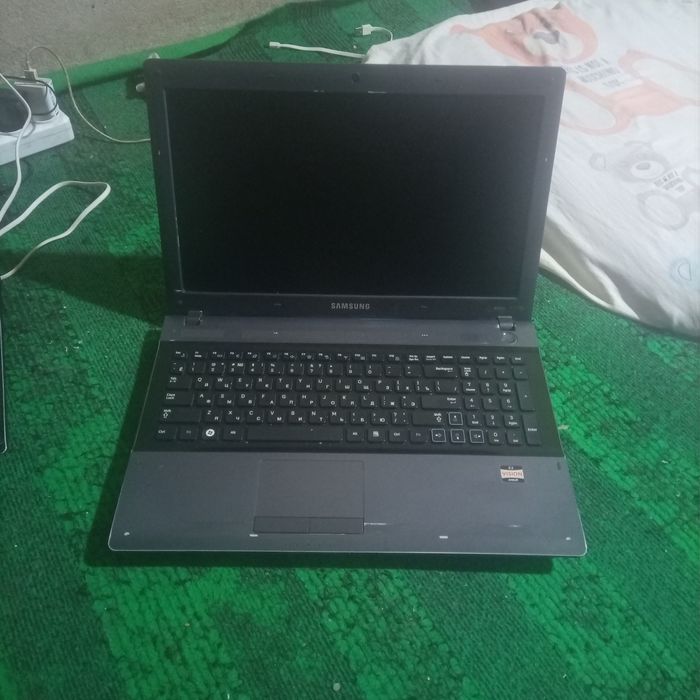 Notbuk samsung sotiladi