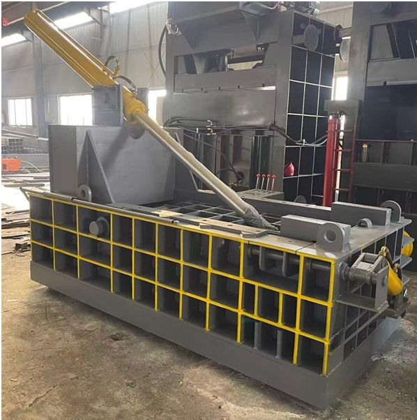 Пресс-пакетировщик для металлолома и вторсырья