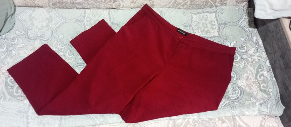 Продаю демисезонный костюм