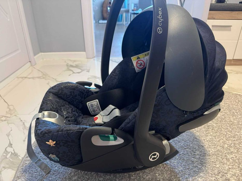 столче за кола и отделно база Cybex Cloud T i size 45-87см