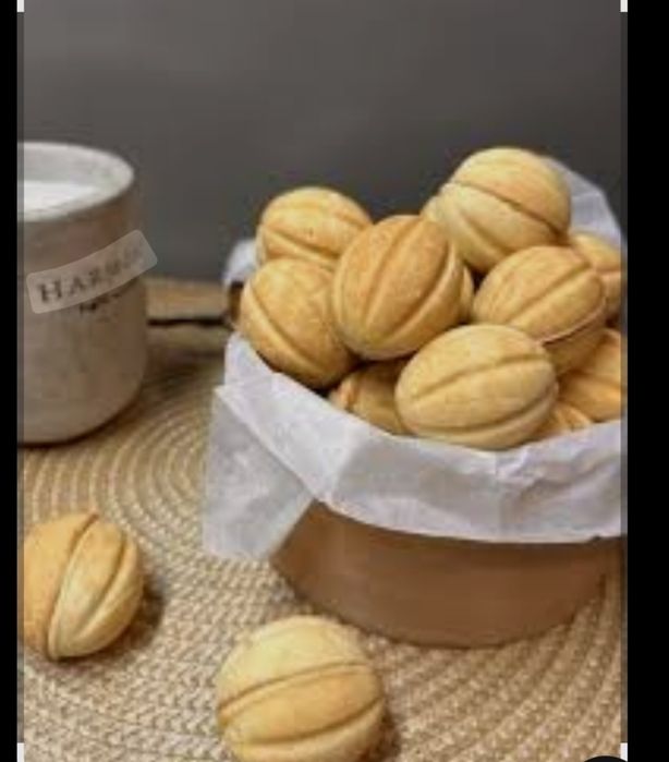 Сделаем на заказ сэндвичи разные и орешки со сгущенкой