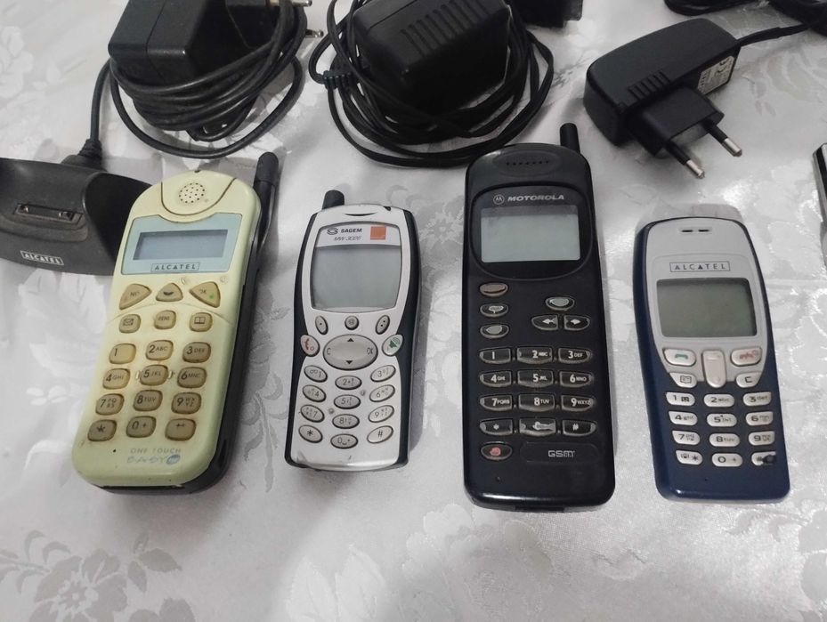 Telefoane de colectie : Alcatel , Sagem , Motorola , Lg .