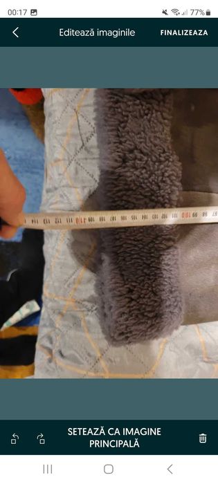 Cojoc natural, model vechi, bine intretinut, culoarea gri ( 40- 42 )