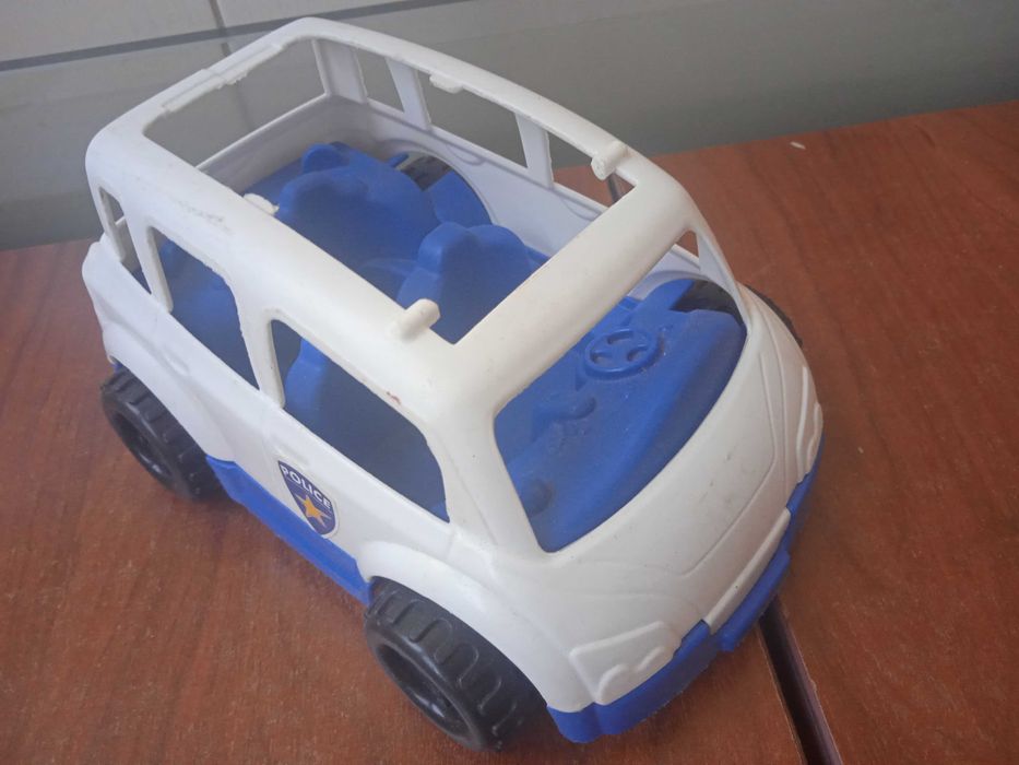 Полицейска кола made in France