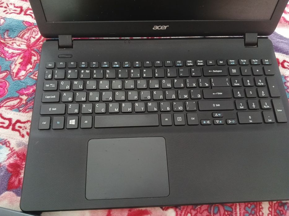 Acer notebook   srochna sotiladi.