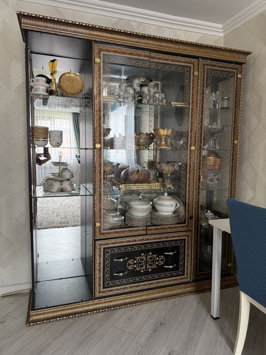 Продам сервант бу