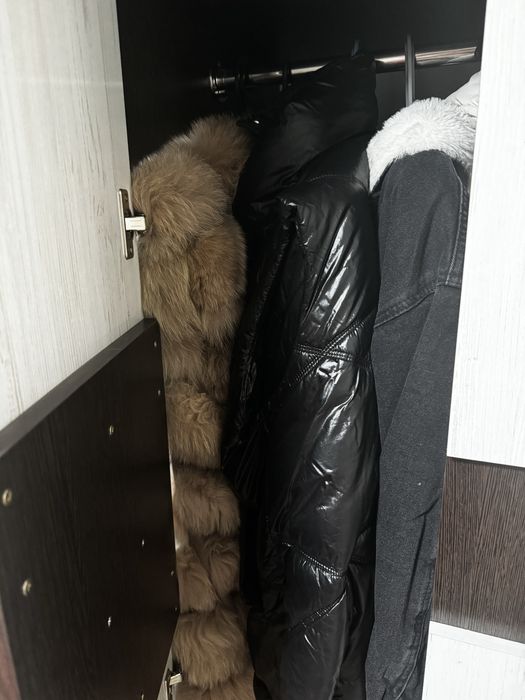 Продам тумба с зеркалом и шкаф