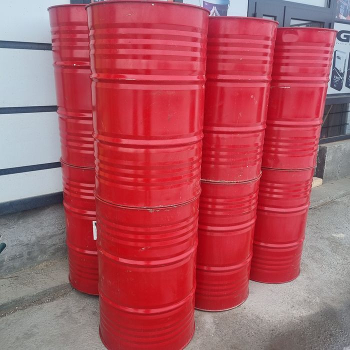 Продаётся металлические бочки 200л,