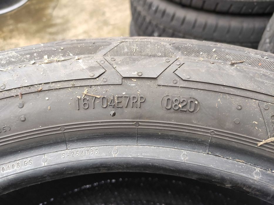 4бр Зимни гуми 225 55 17 С - Continental