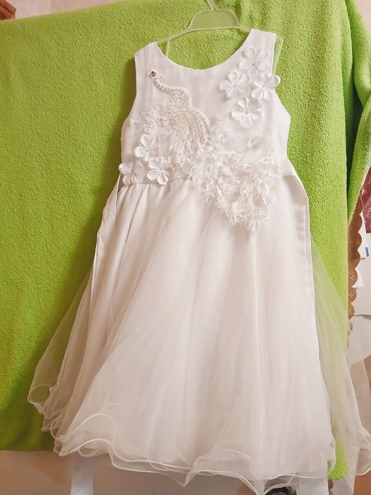 Продаются детские нарядные платья