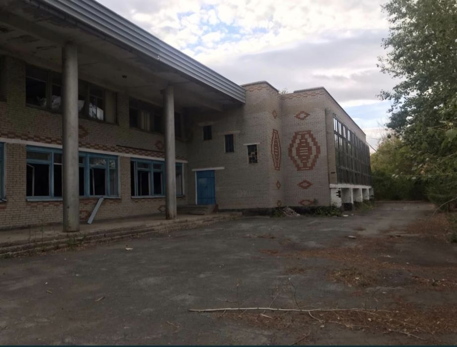 Продам здание на разбор.