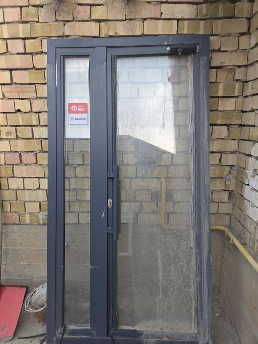 Дверь черноя для магазинов