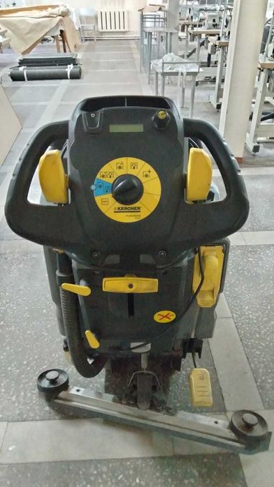Поломоечная машина "Кёрхер" . Б/У